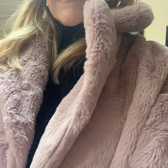 Express Lavender faux fur jacket. - Picture 3 of 7